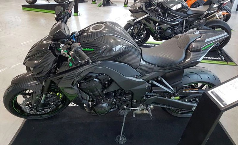 Carbon Kawasaki Z1000 front fender | Koshi Group L.L.C.