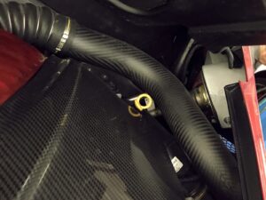 Alfa Romeo 4C exhaust manifold cooling duct